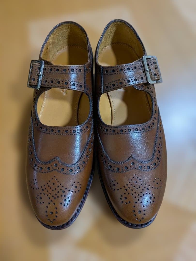 ジャランスリワヤ　メリージェーンシューズ