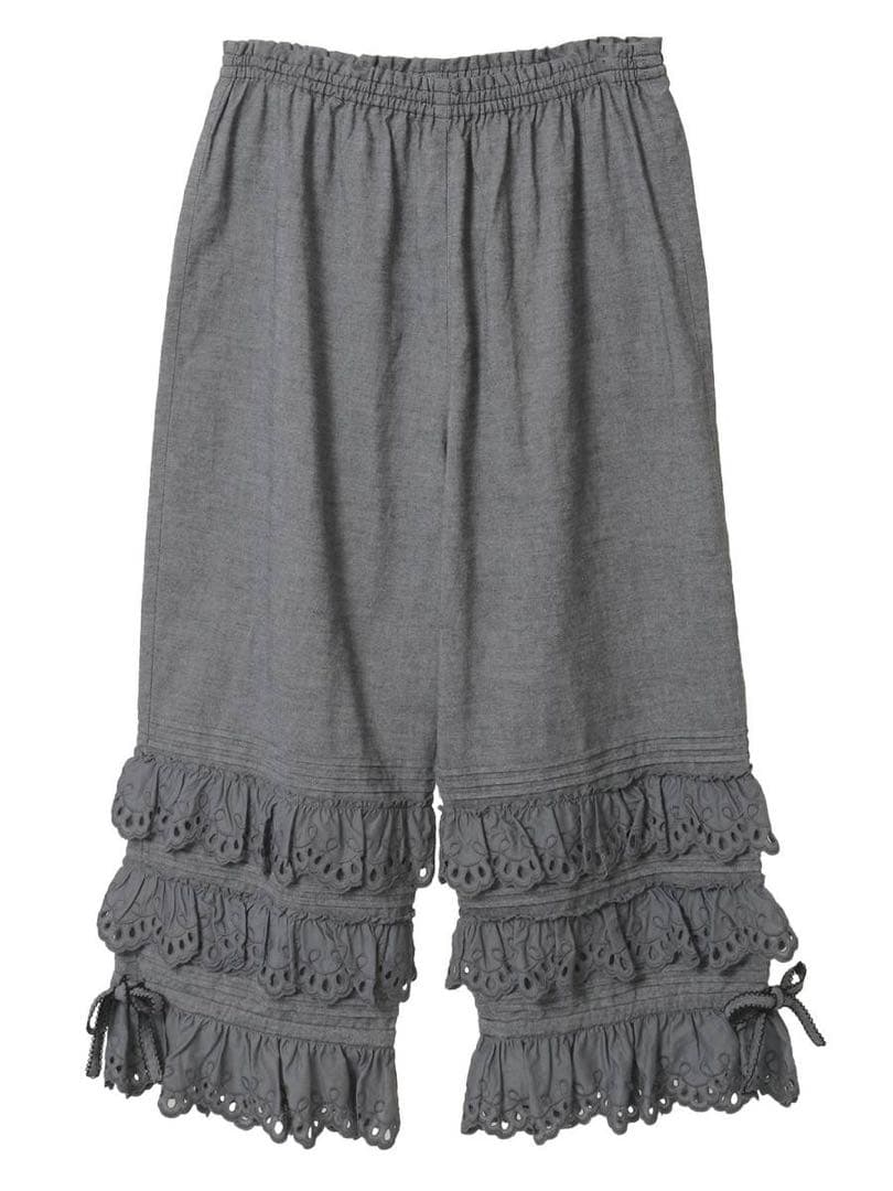 ピンクハウス　スカラップダンガリー　黒パンツ