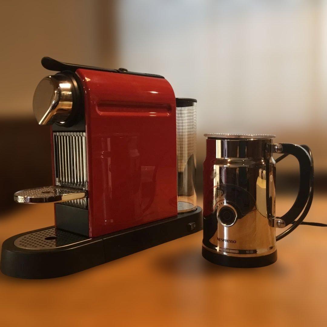 NESPRESSO（ネスプレッソ）エスプレッソマシンとミルクフォーマー2点セット
