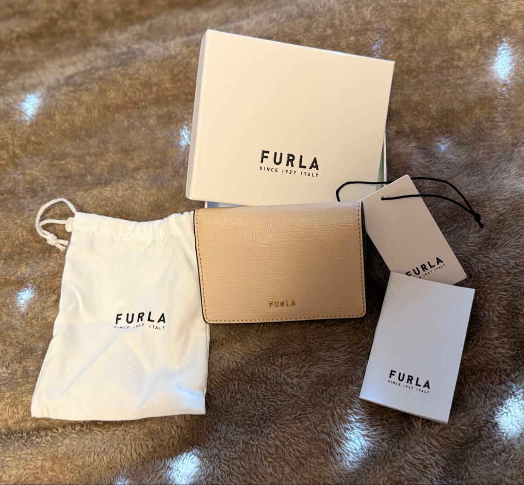 FURLA アイボリー レザー 名刺入れ　レディース