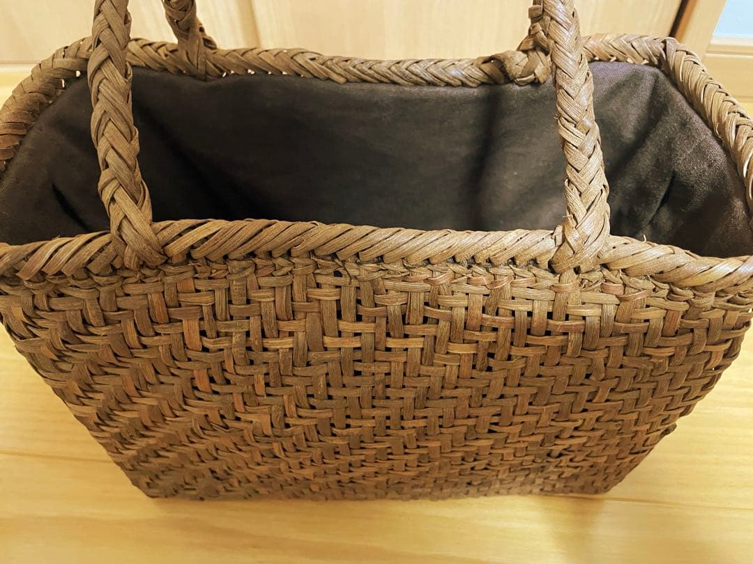 会津山葡萄かごバッグ財布付きと ナノユニバースバッグ