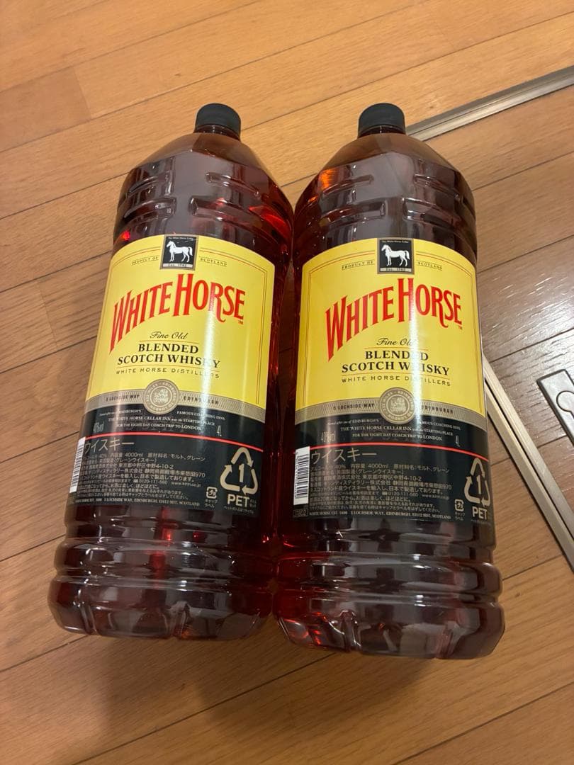 ホワイトホース ファインオールド 40度 4L　２本