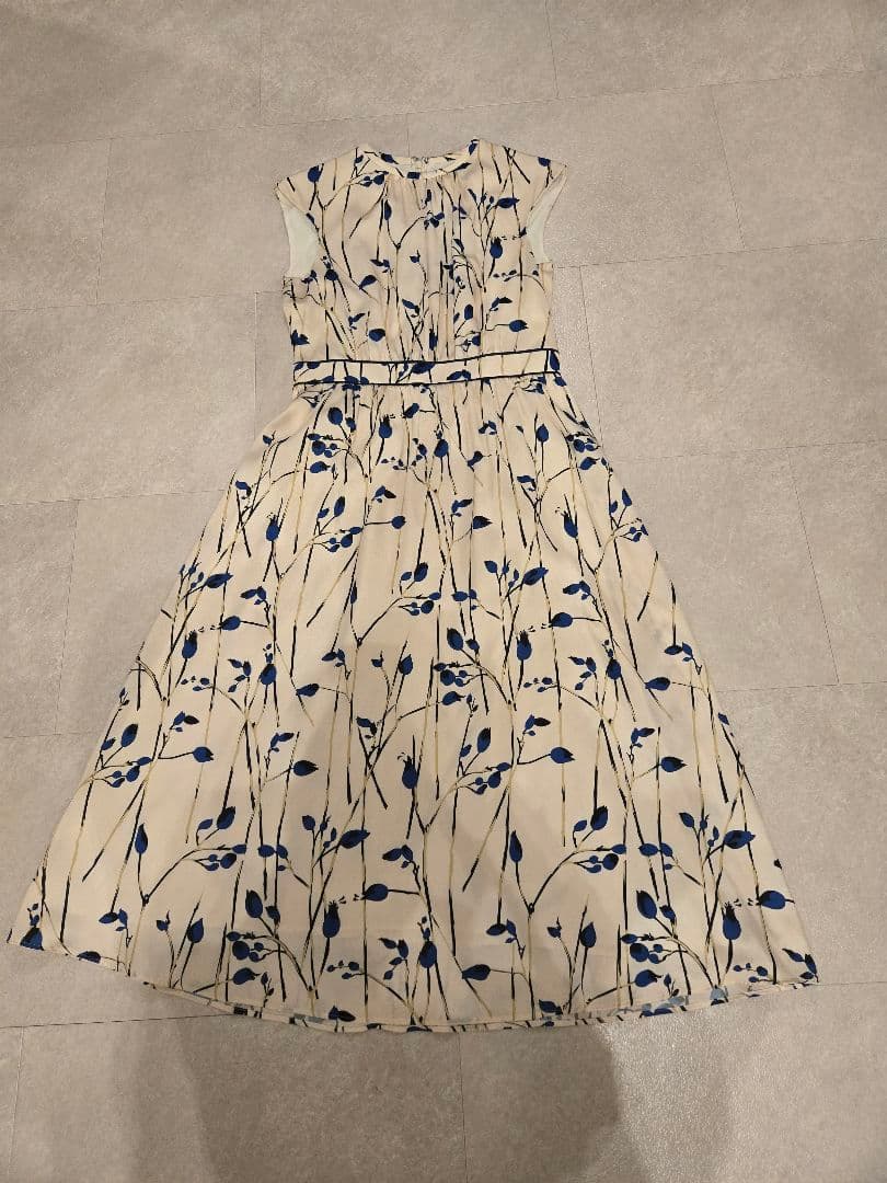 定価6.4万✨アナイ ラインフラワーPTロールネックワンピース 38 花 青