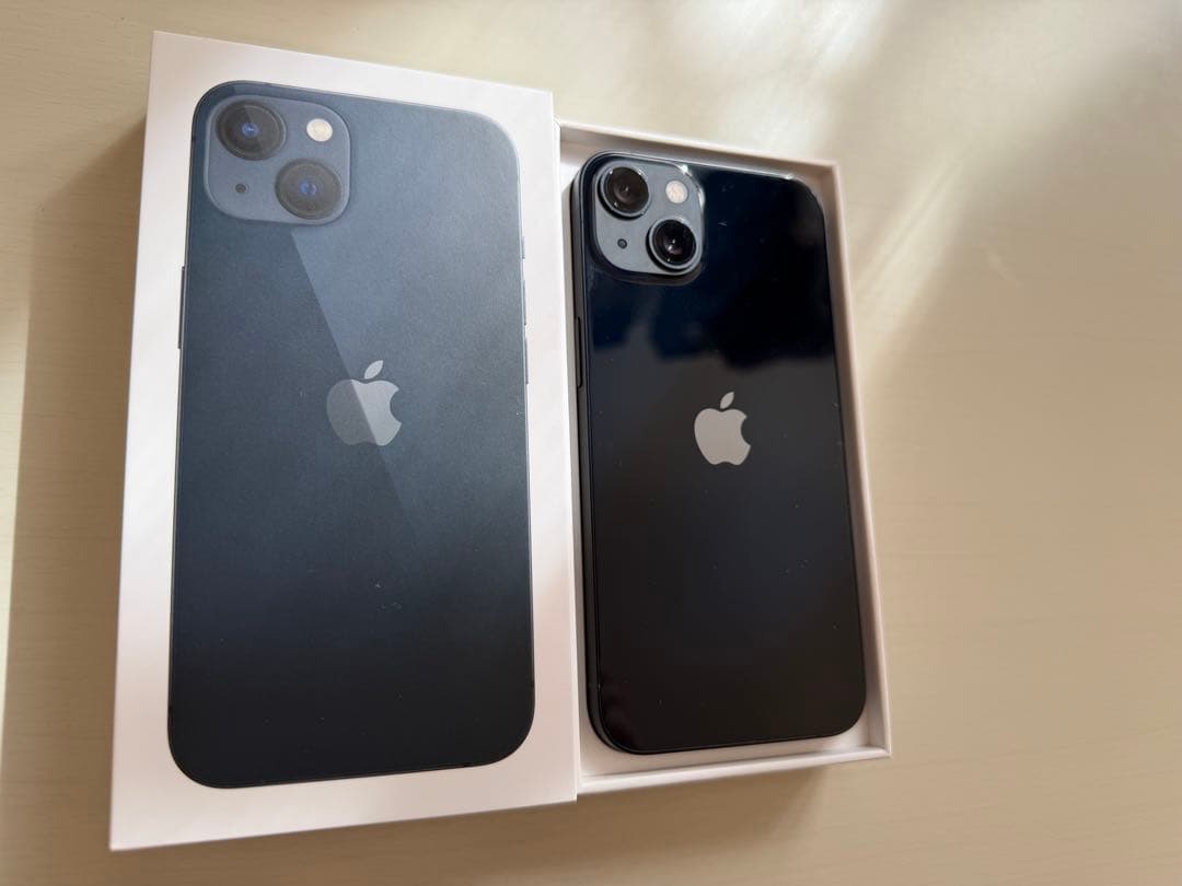 Apple iPhone 13 ブラック 本体 箱付き美品