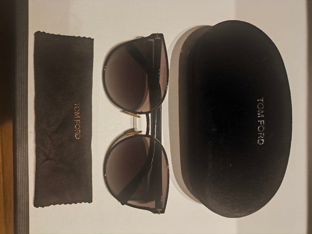 TOM FORD TF718-K ブラックサングラス　トムフォード　サングラス