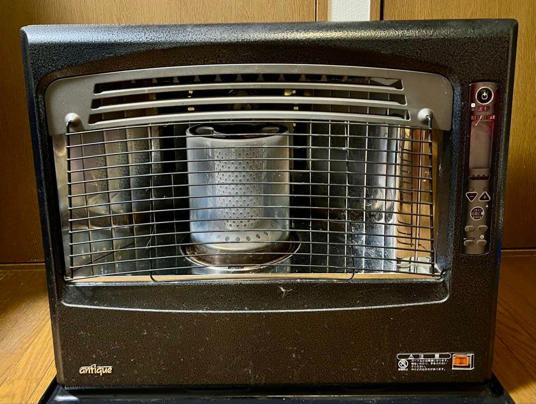 トヨトミ2016年式石油ストーブ　LR-P680F ブラック