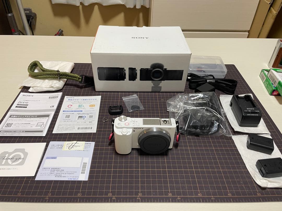 SONY ミラーレス一眼カメラ VLOGCAM ZV-E10ホワイト