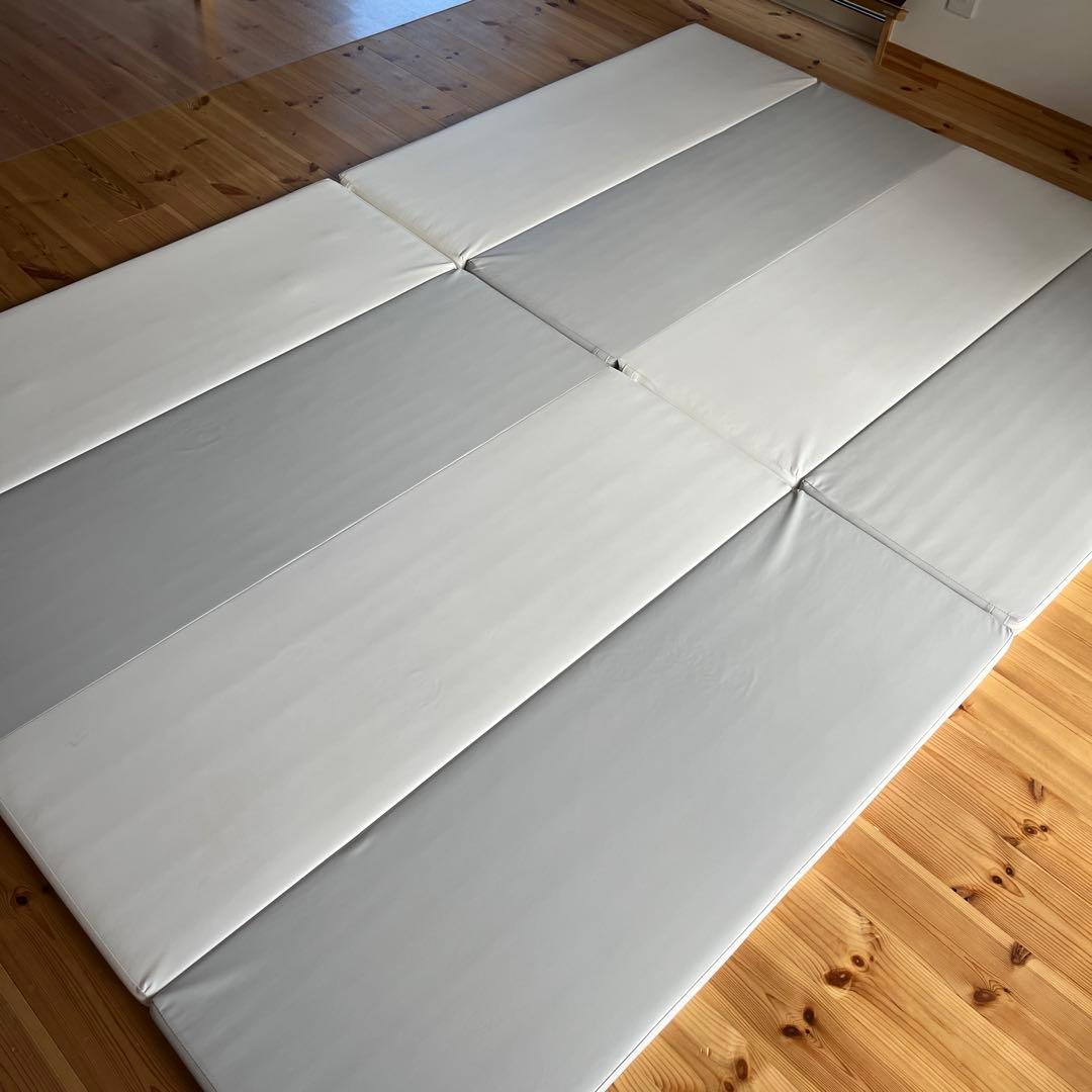 【値下げ中／２枚セット】プレイマット120×160×4cm２枚　厚手折りたたみ