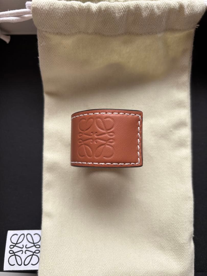☆新品未使用☆ LOEWE スラップブレスレット　タン　レザーバングル