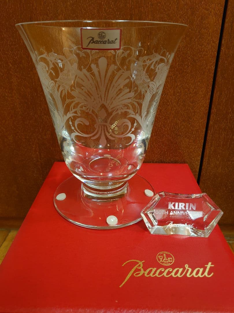バカラ フラワーベース キリン80周年記念 (銘板つき) 花瓶