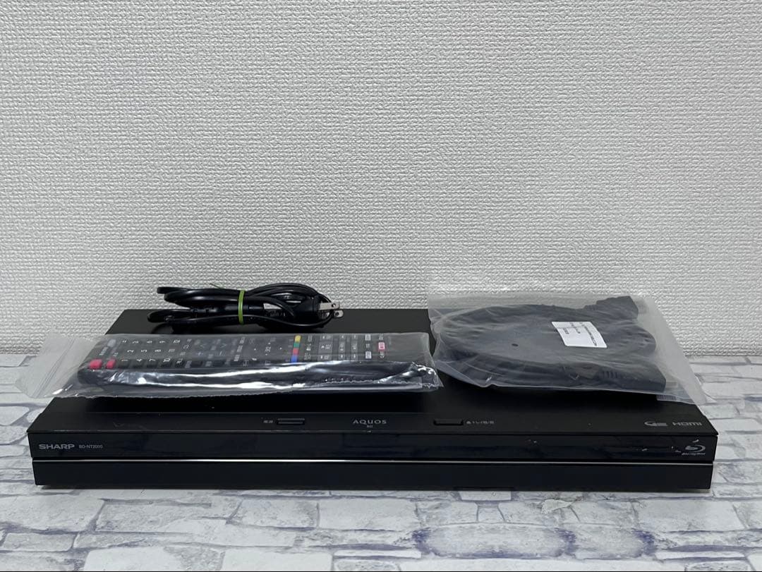 4K 2TB 3番組録画 シャープ　ブルーレイレコーダー　BD-NT2000
