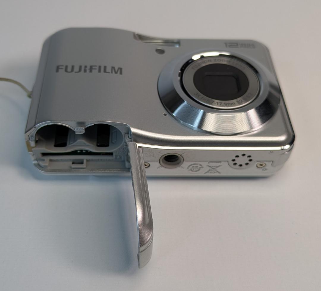 美品 FUJIFILM FinePix AV100 コンパクトデジタルカメラ