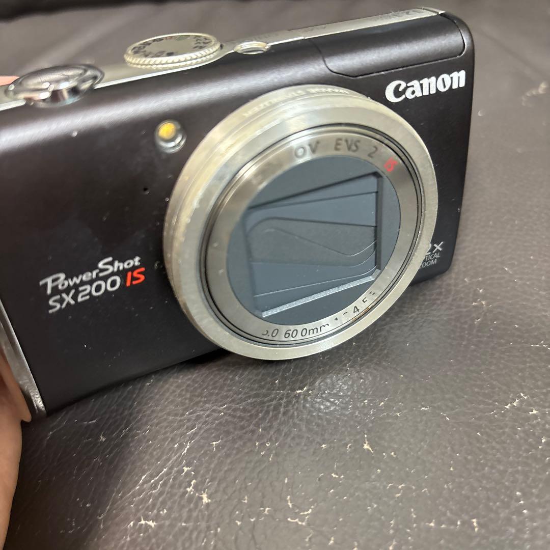 Canon PowerShot SX200 IS 本体と充電器