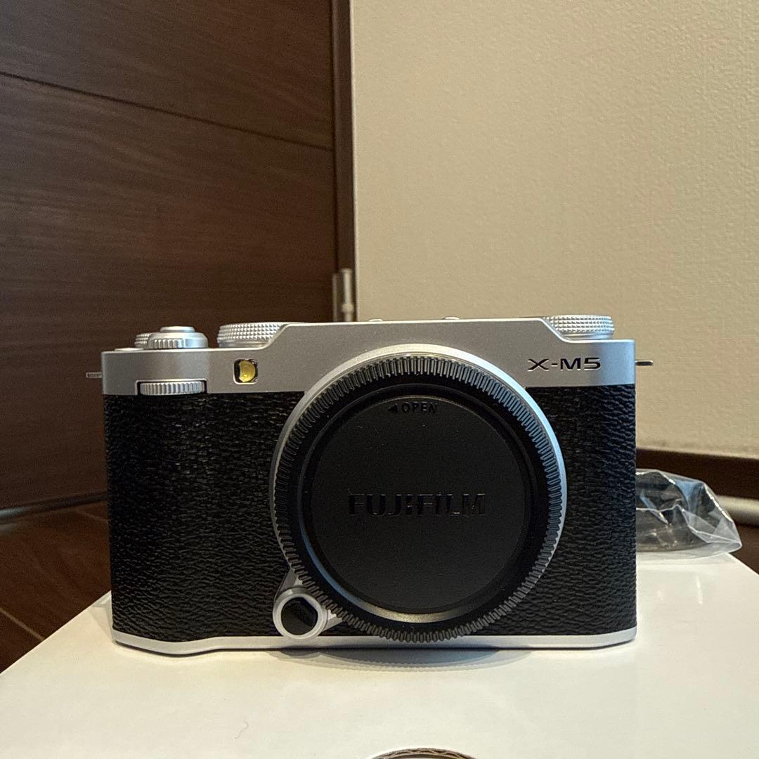 FUJIFILM ミラーレスカメラ X-M5 シルバー 本体