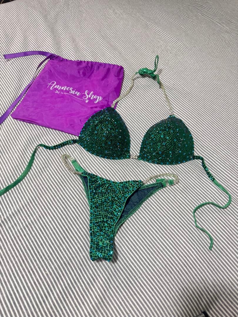 FWJ 大会ビキニ amnesia shop ビーズ ストーンズ 緑