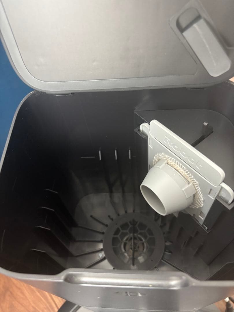 ミ*ー様 【iRobot】ルンバi7+　ロボット掃除機　自動ゴミ収集機能付き 付