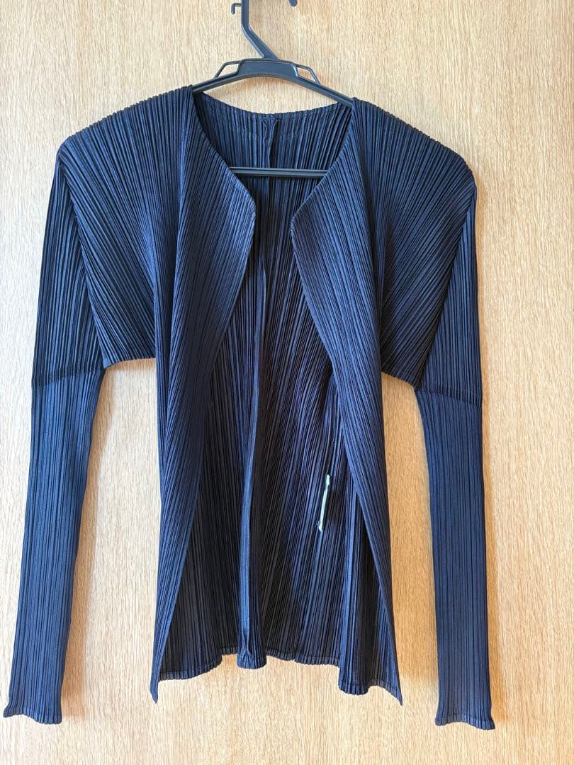 美品　プリーツプリーズ　カーディガン　濃紺