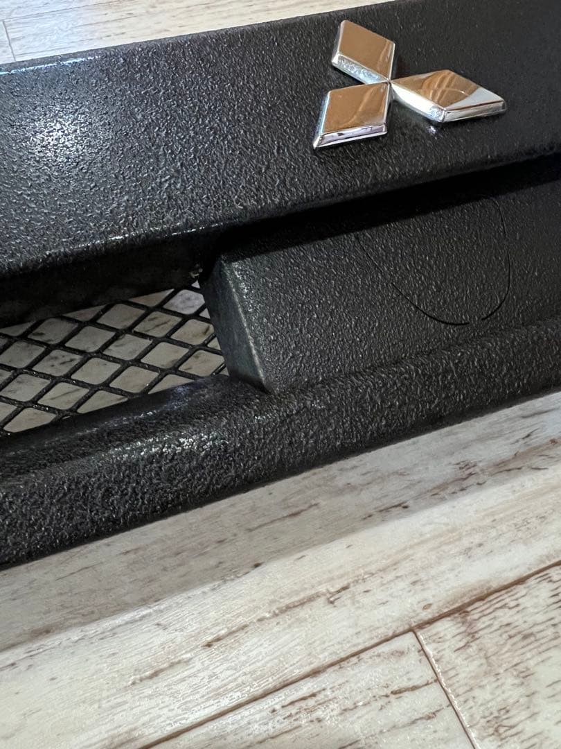 デリカD5 グリル　希少純正オプション　チッピング塗装