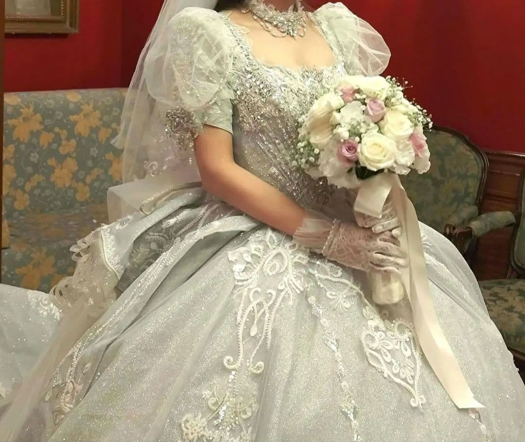 ウェディングドレス7点セット　パニエ　ティアラ　手袋　ベール　チョーカー