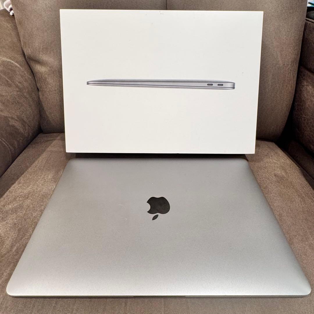 【美品】Apple MacBook Air 2018 13.3 inch