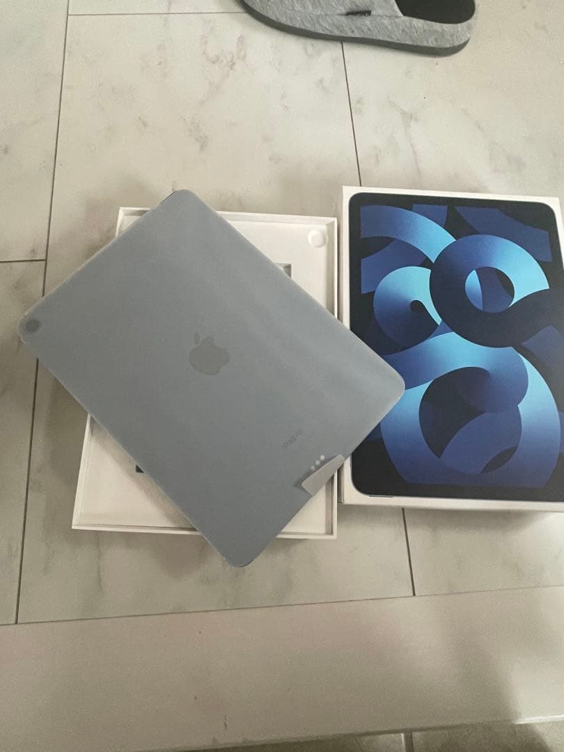 【美品】Apple iPad Air第5世代 64GB ブルー