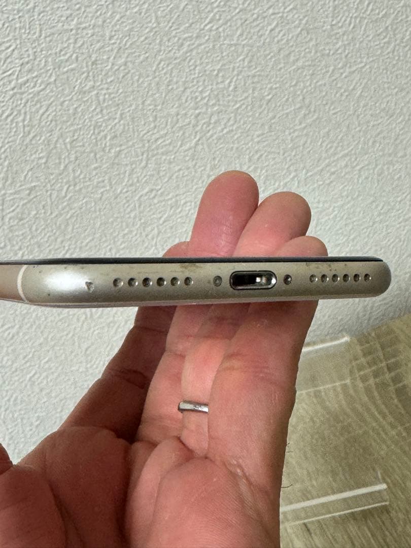 iPhone SE(第3世代) 64GB