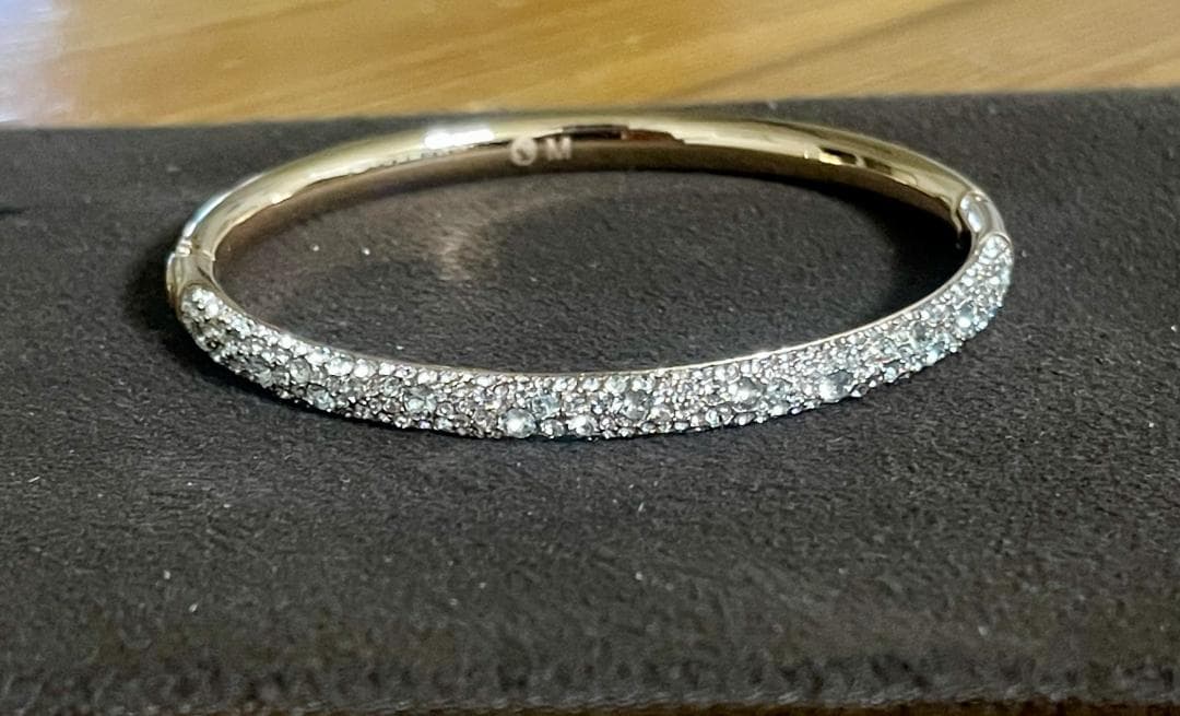 スワロフスキー Sublima バングル スノーパヴェ ローズゴールドトーン