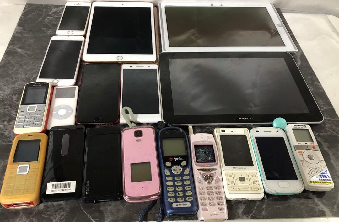 スマートフォン・タブレット・ガラケー 計18台まとめ売り　834え
