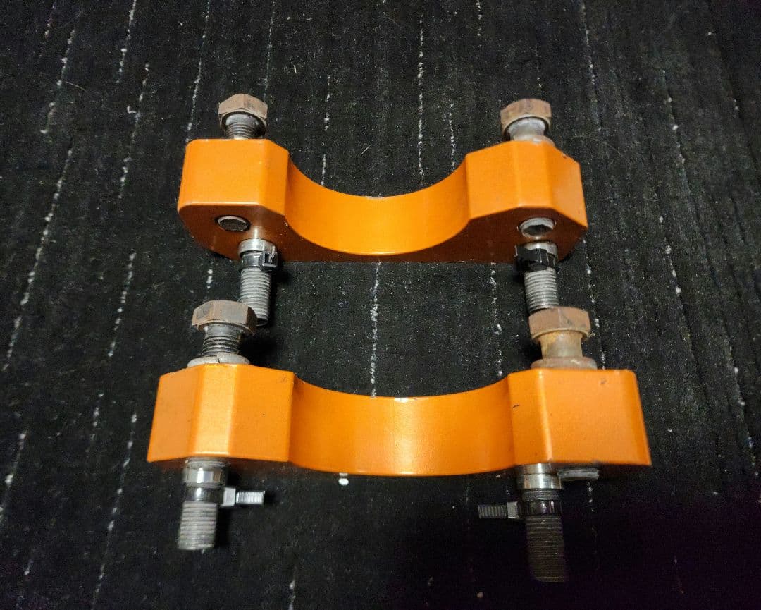 スキッドレーシング　キャンバーアダプター(21クラウン、マークX　GS等に)