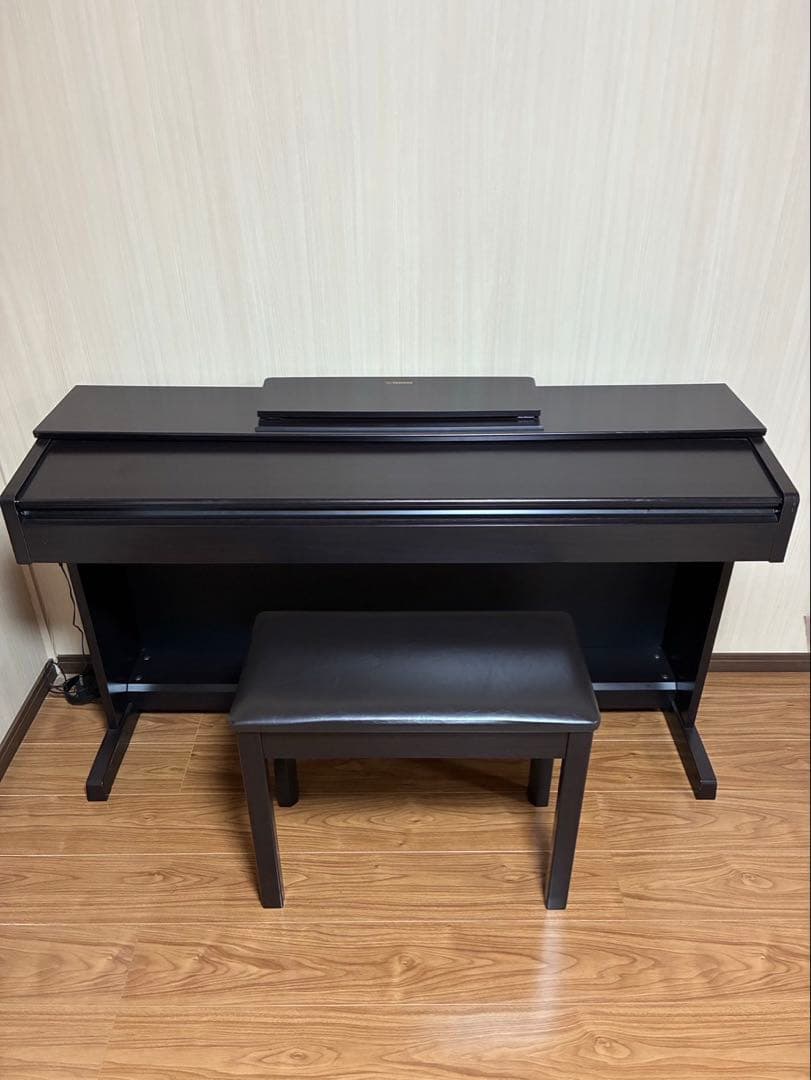 Yamaha 電子ピアノ 黒 3ペダル 2017年製　椅子別売り