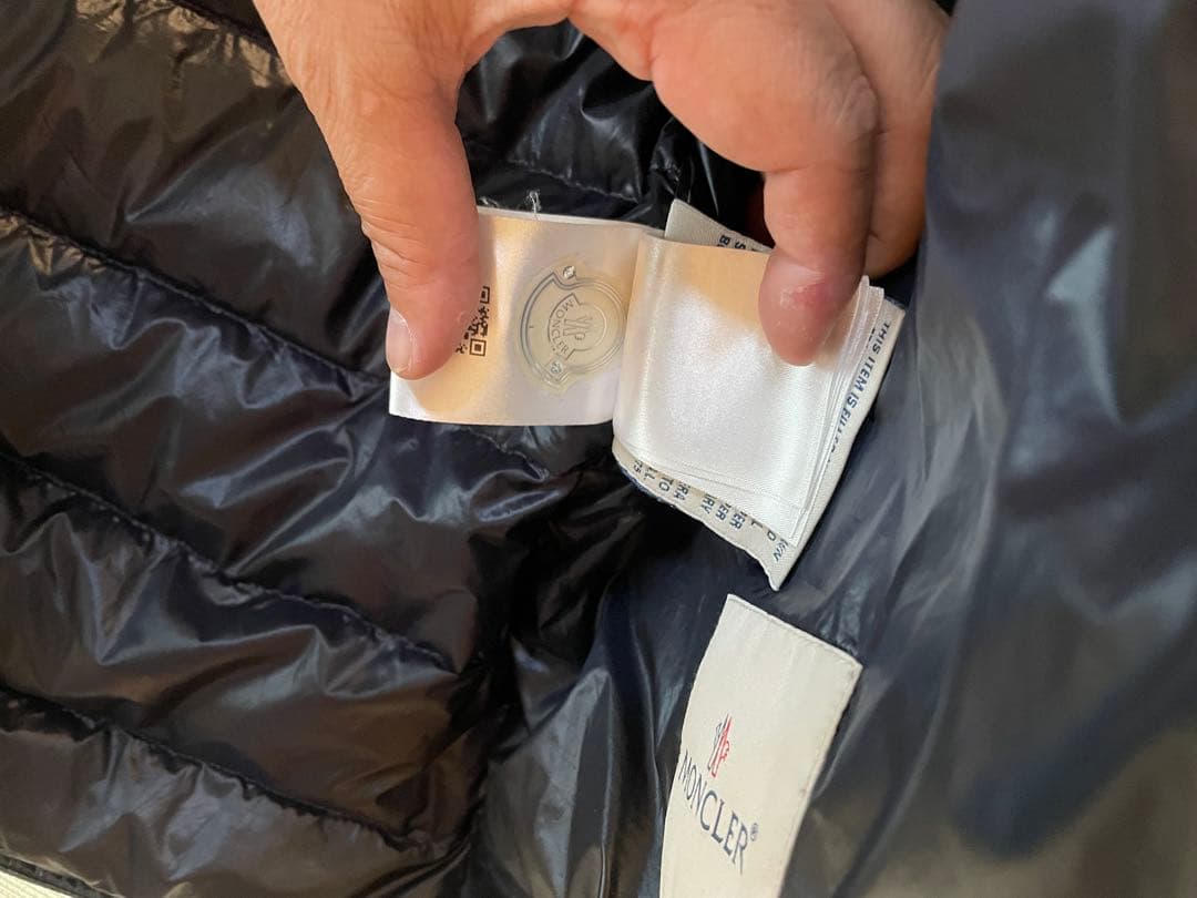 【最終値下げ:14日迄】MONCLER ダウンベスト