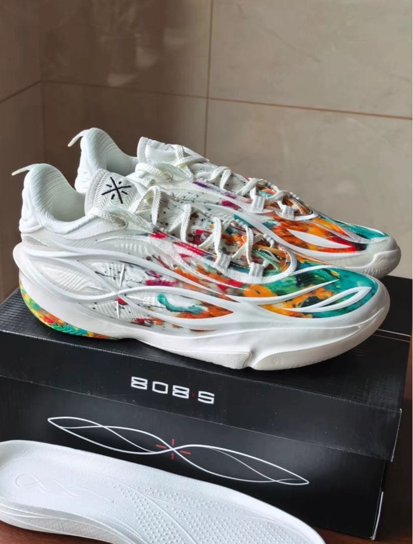 Lining Wade 808 5 ultra v2はなび