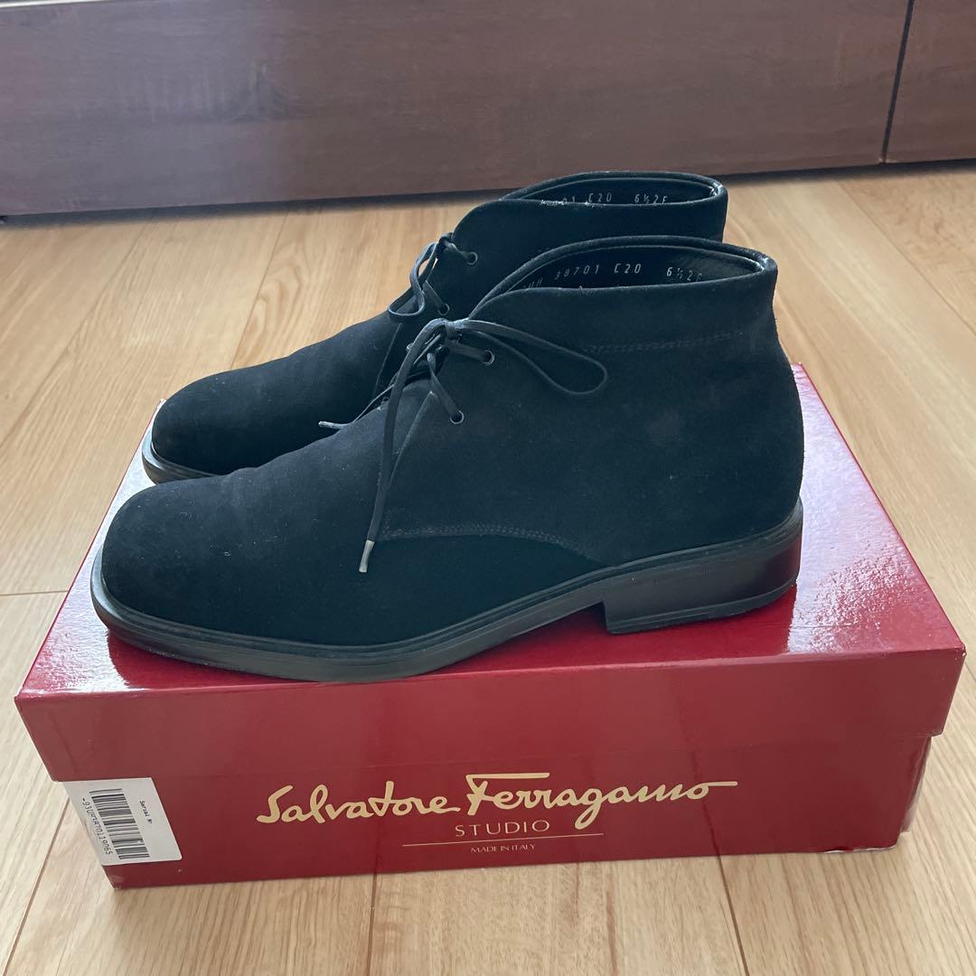 y*d様 【美品】Salvatore Ferragamo 黒チャッカブーツ 26
