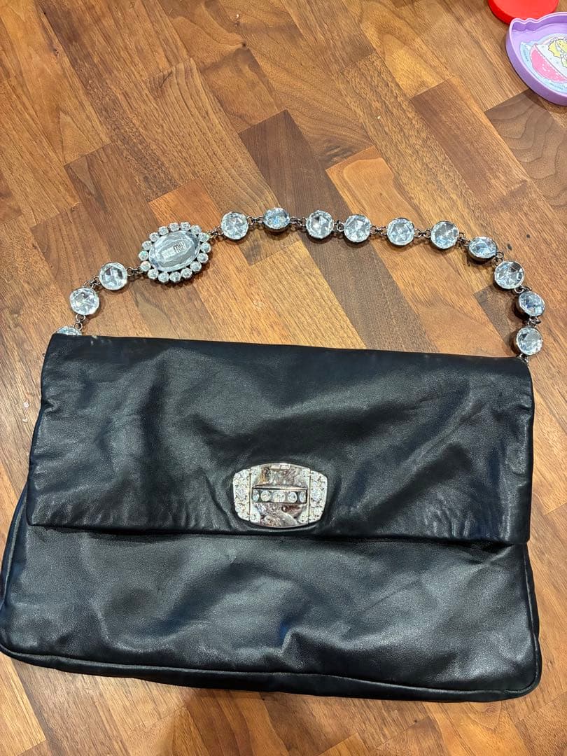 ミュウミュウ　MIUMIU クラッチ　ショルダー　バッグ　ビジュー　黒ブラック