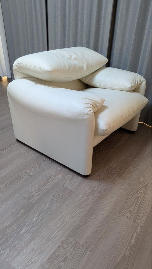 カッシーナ　マラルンガ　ホワイトレザー 1人掛けソファ