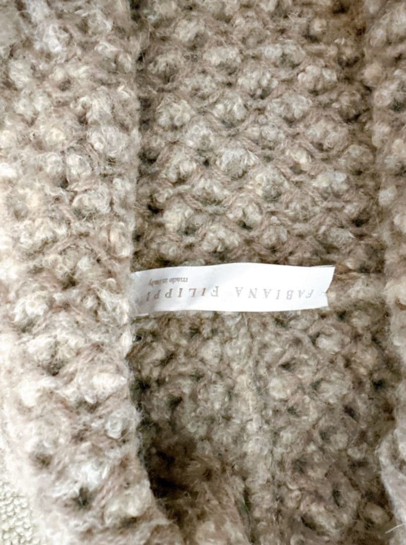 未使用　ファビアナフィリッピ　アルパカ軽くて暖かいニットジレ　グレージュ