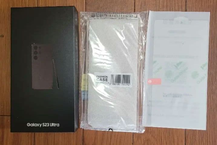 Galaxy S23 Ultra　SIMフリーおまけつき。