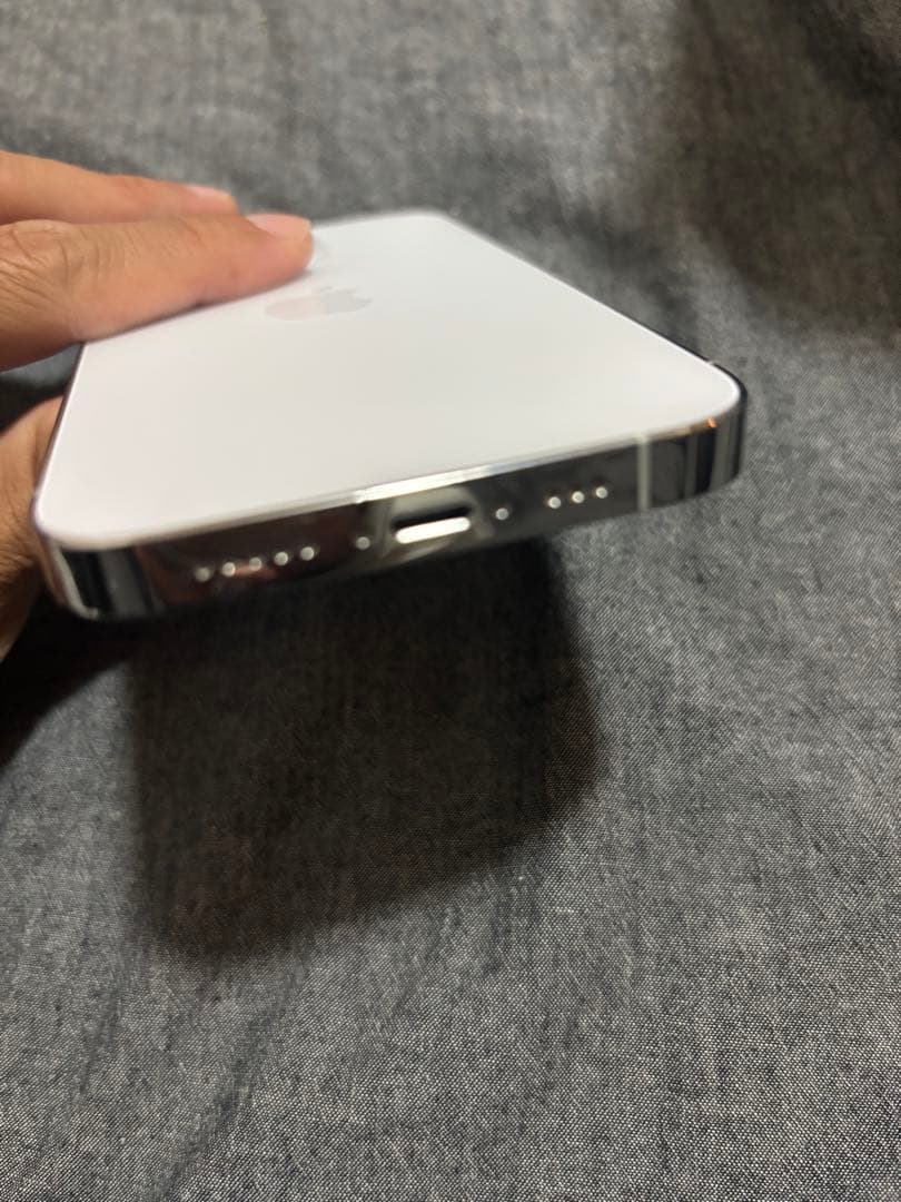 iPhone 14 Pro シルバー 本体傷汚れなし箱なし