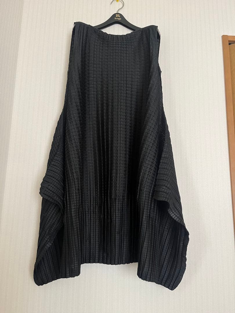 新品　PLEATSPLEASE イッセイミヤケ ワンピース　アラレ　黒　3