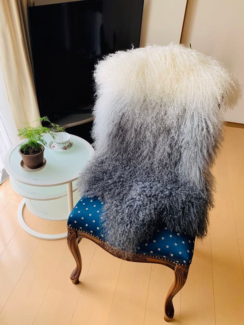 ひ*ぱ様 チベットラムフルスキン1匹物約60×95cmGY系