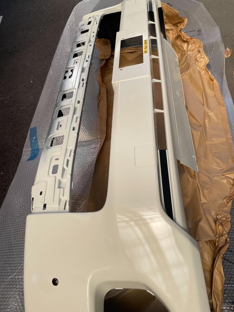 【ショウMEN】ハイエース　スーパーロング　ワイド　フロントバンパー　058