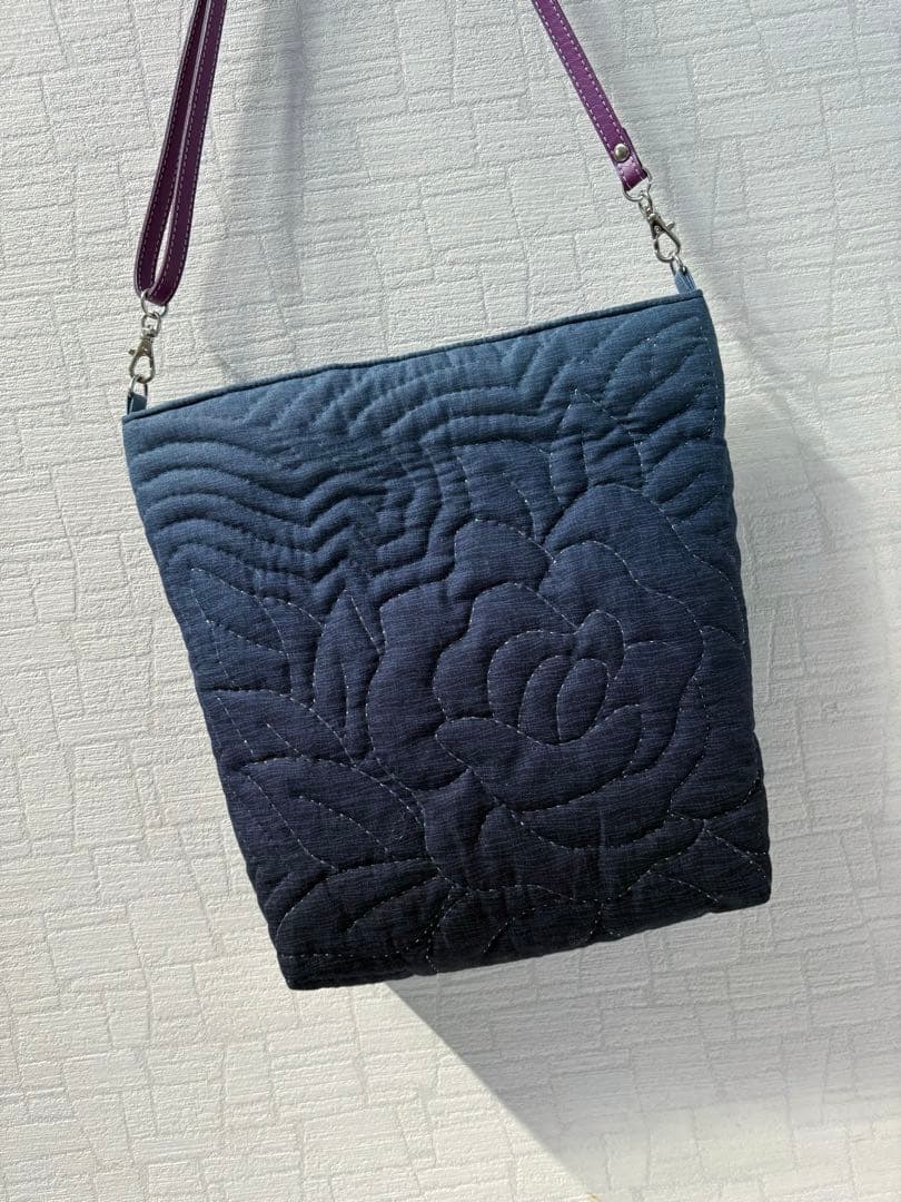 ハワイアンキルト　ショルダーバッグ　　バラ　ボルドー