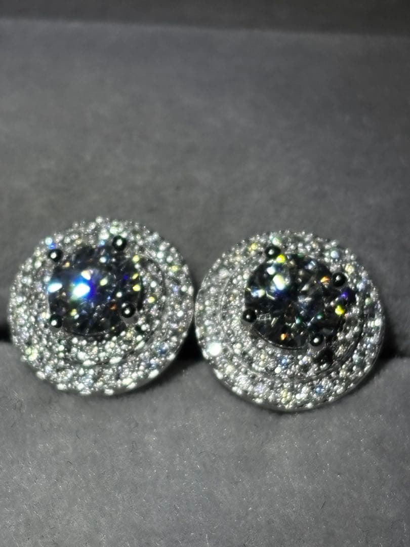 モアサナイト 10mm スタッズピアス 両耳