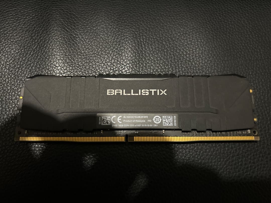 Crucial Ballistix 16GB DDR4-3200　メモリー