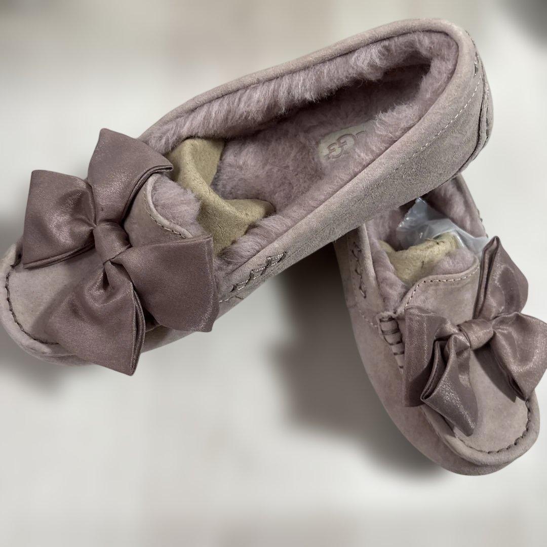 UGGアンスレーボウ モカシン ローファー ピンク ファー スエード 24cm