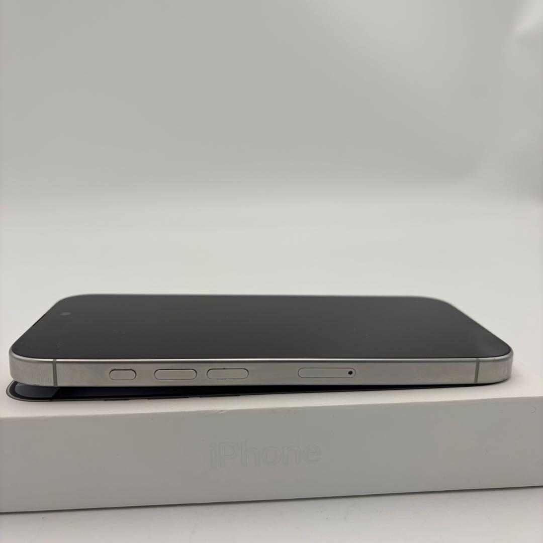 Apple iPhone 16 Proホワイトチタニウム256GB