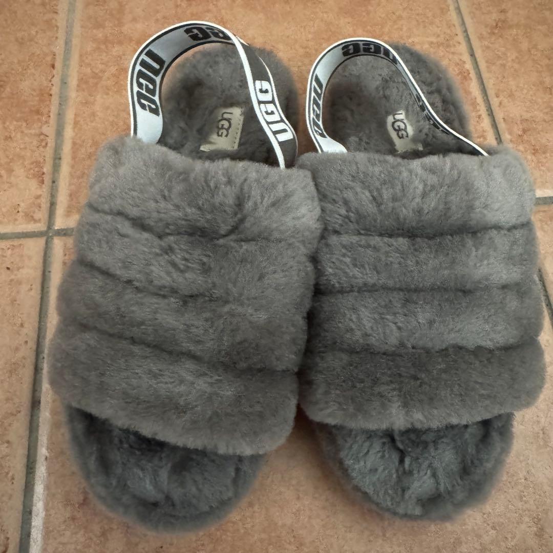 UGG アグ フラッフイヤー スライド サンダルCHARCOAL 25cm 美品