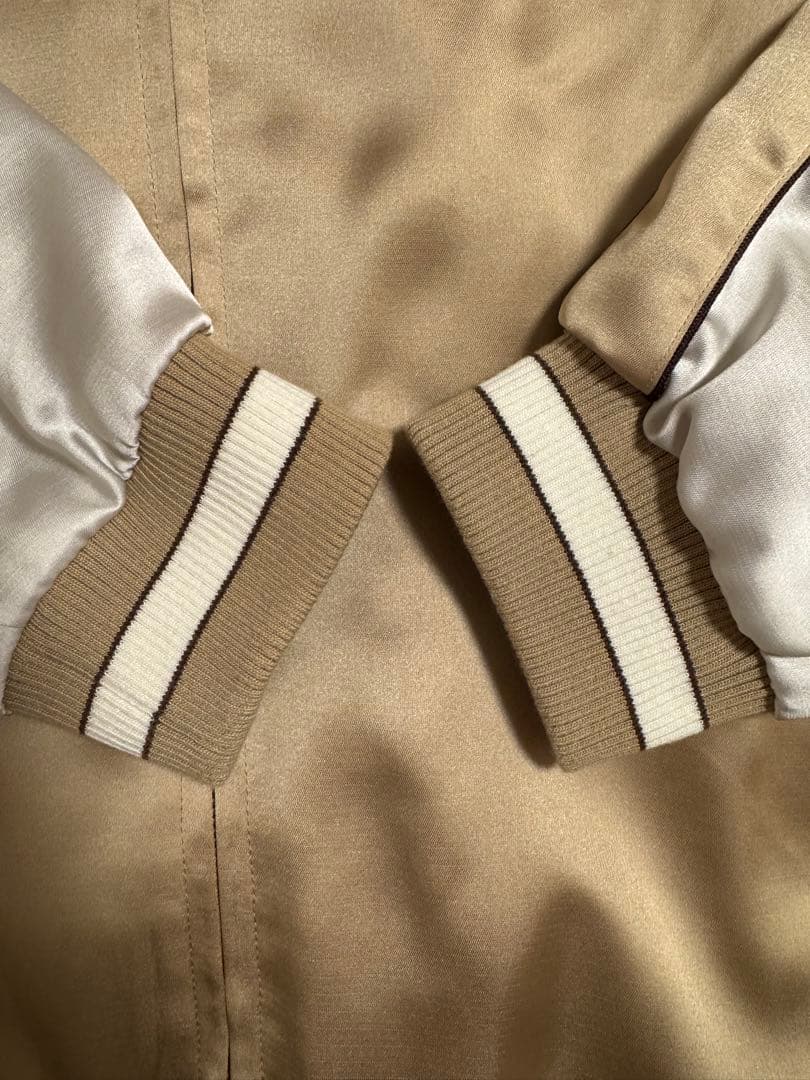 グ*マ様 グラニフ　イカク　 レッサーパンダ刺繍 ベージュサテンジャケット