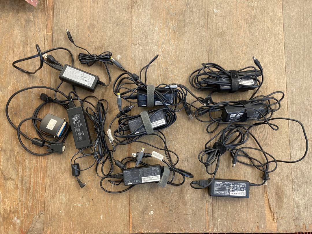 パソコンなどのACアダプター