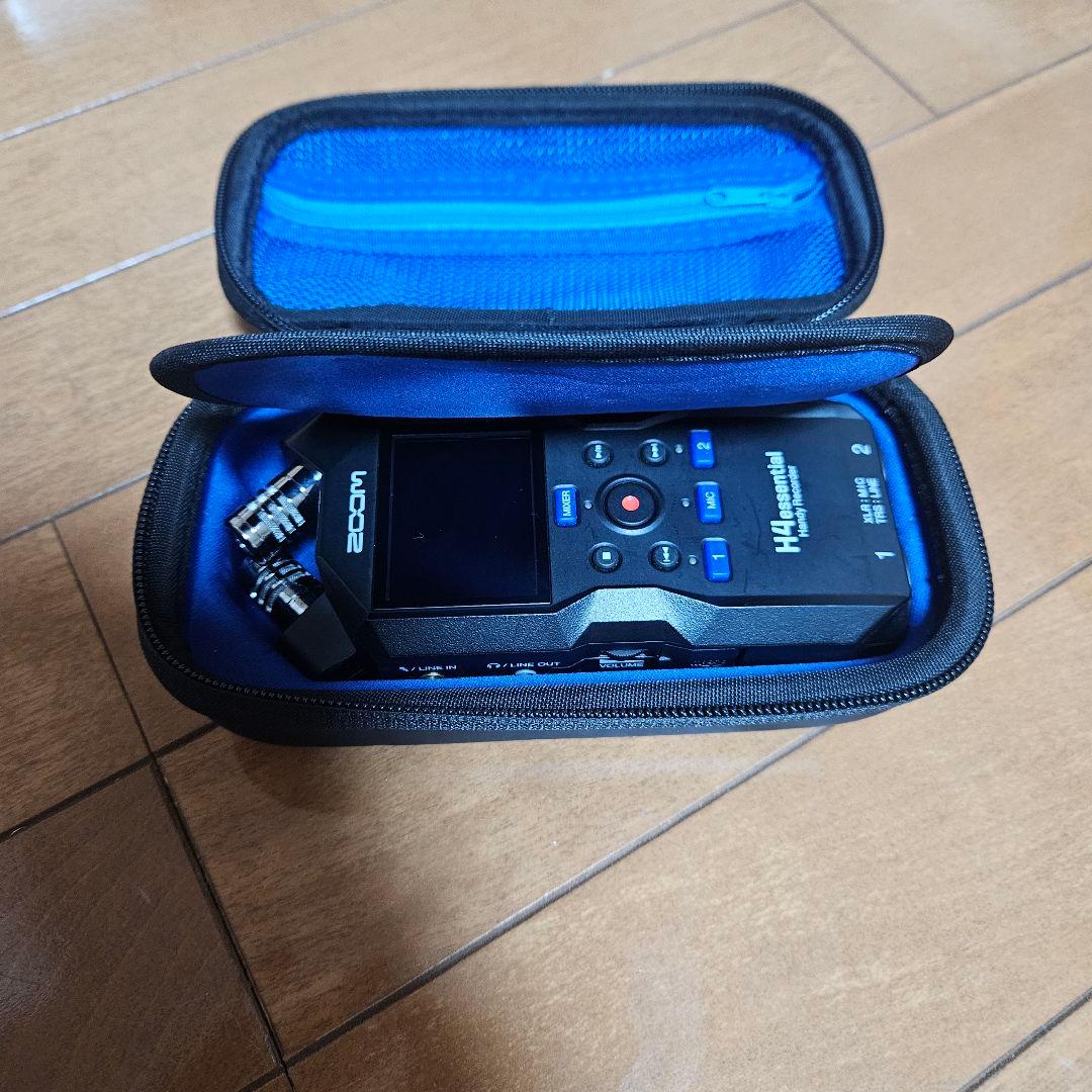 Zoom H4essential ハンディレコーダー